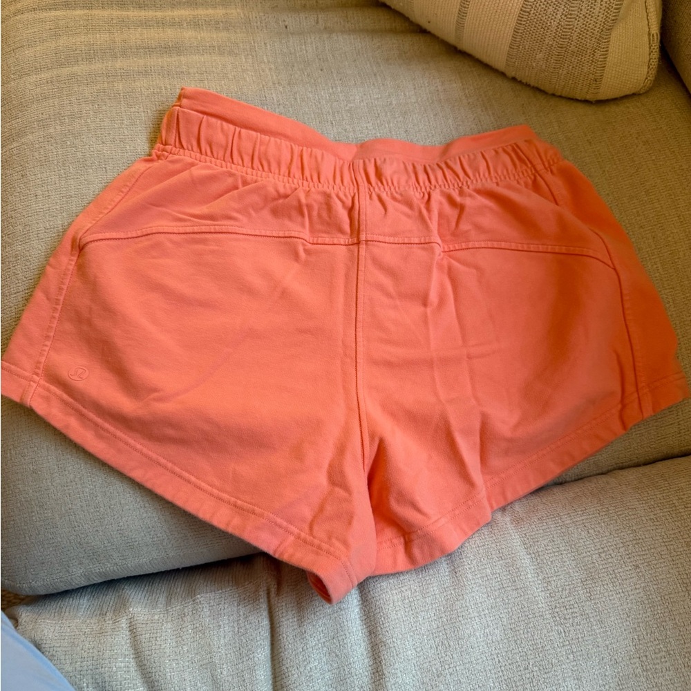 Lululemon shorts size 4